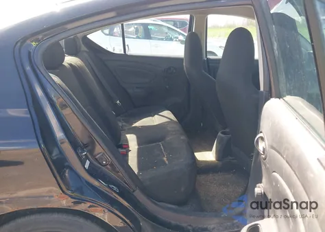 2015 Nissan Versa 1.6 S из США, поврежденный, VIN 3N1CN7AP1FL877338